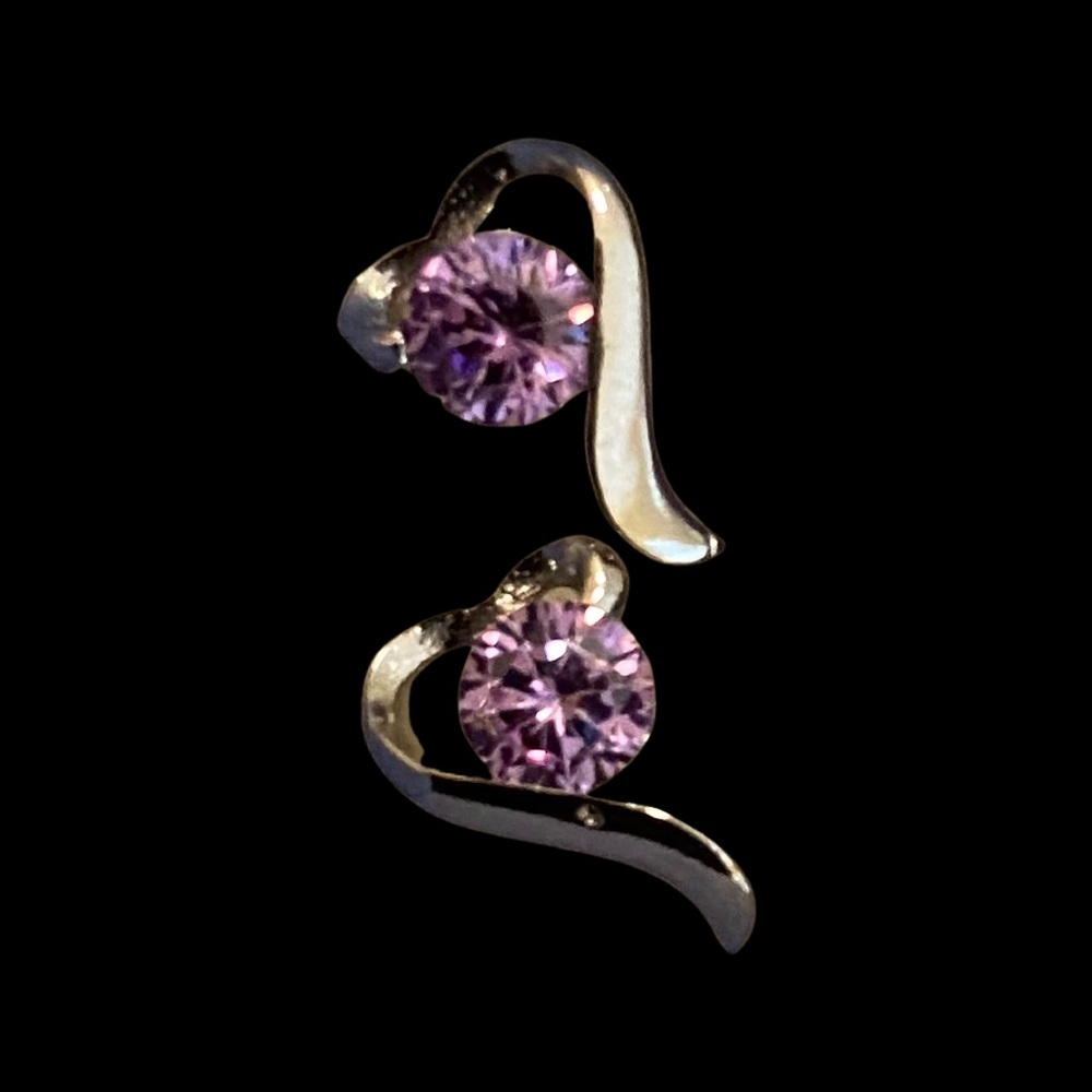 ✌️Beautiful purple Sterling silver heart shaped earrings. - Picture 2 of 5